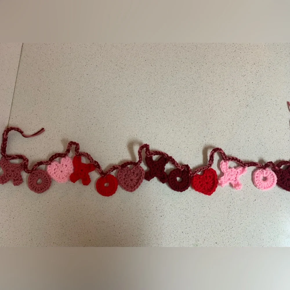 Valentines XOXO Hearts Garland New Handmade Crochet